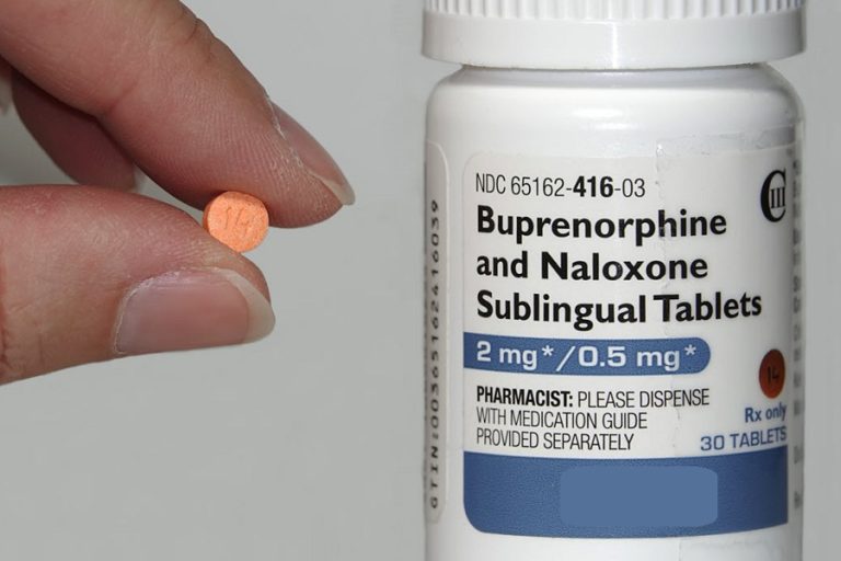 Buprenorfin, poznat i pod imenima brendova kao što su Subokson i Subuteks, je opioidni lek jakog dejstva koji se koristi u lečenju zavisnosti. Nažalost, u slučaju da se ne koristi prema uputstvima, odnosno da se konzumiraju veće doze od prepisanih, i ovaj lek može izazvati zavisnost. Iz tog razloga se upotreba buprenorfina preporučuje isključivo pod nadzorom lekara, ali je ovaj lek neretko prisutan i na crnom tržištu, gde lako dođe do zloupotrebe.