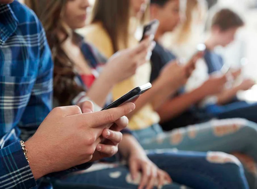 Zavisnost od telefona_ kako prepoznati problem i vratiti balans u život